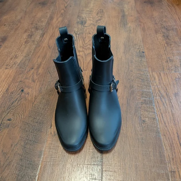 Like New Karl Lagerfeld Paris Lavali Rubber Chelsea Rain Boots Size 8M - Picture 2 of 7